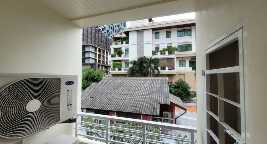 For rent 3 bedrooms apartment in Sathon, Bangkok