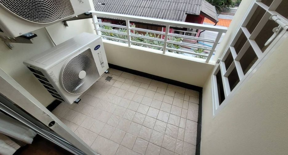 For rent 3 bedrooms apartment in Sathon, Bangkok
