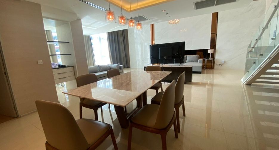 For rent 3 bedrooms apartment in Khlong Toei, Bangkok