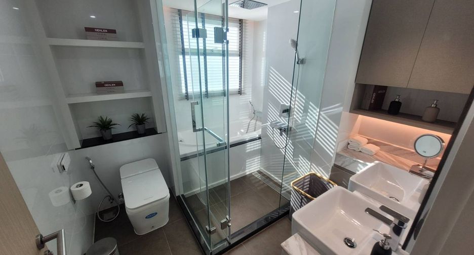 For rent 2 bedrooms apartment in Khlong Toei, Bangkok