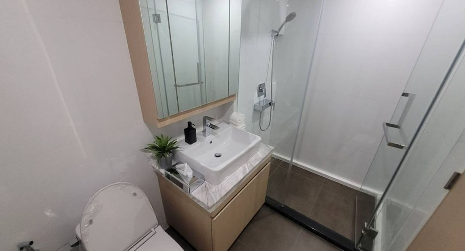 For rent 2 bedrooms apartment in Khlong Toei, Bangkok
