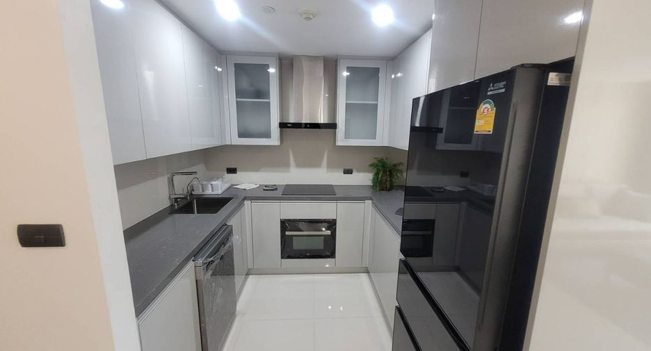 For rent 2 bedrooms apartment in Khlong Toei, Bangkok