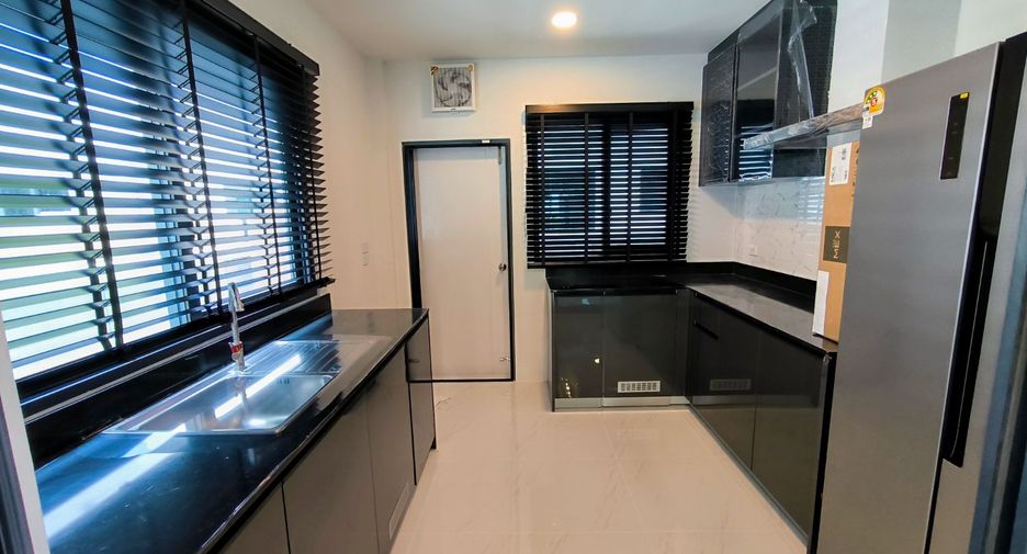 出租 和 出售 4 卧室 独立屋 在 Bang Phli, Samut Prakan
