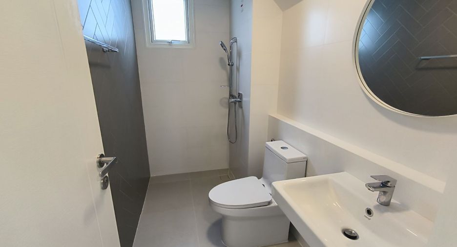 Casa en alquiler de 3 habitaciones en Bang Phli, Samut Prakan