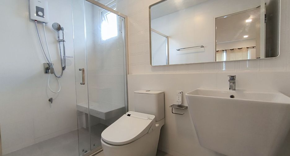 Casa en alquiler de 3 habitaciones en Bang Phli, Samut Prakan