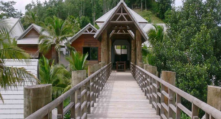 For sale 5 bedrooms villa in Ao Luek, Krabi