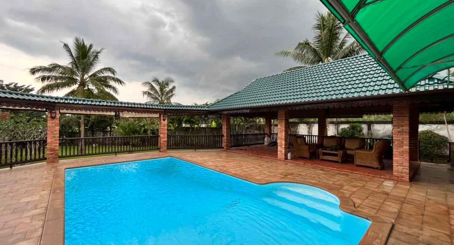 For sale 4 bedrooms villa in Mueang Krabi, Krabi
