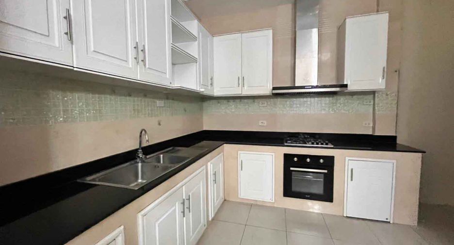 For sale 4 bedrooms villa in Mueang Krabi, Krabi