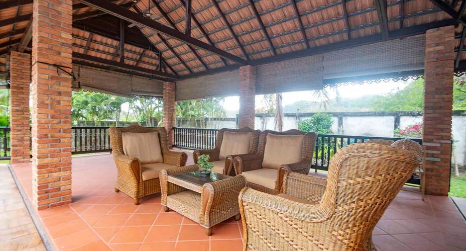 For sale 4 bedrooms villa in Mueang Krabi, Krabi