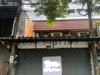 For rent 3 bedrooms retail Space in Khan Na Yao, Bangkok