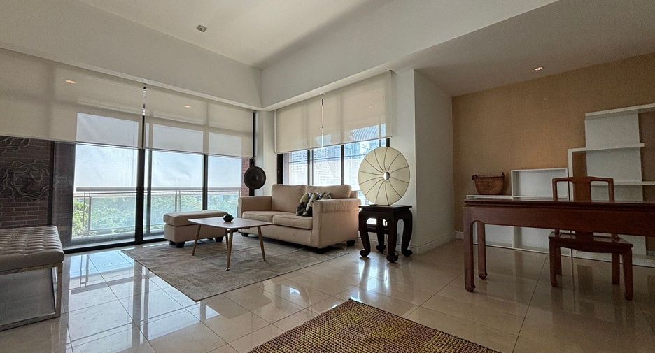 For rent 4 bedrooms condo in Watthana, Bangkok