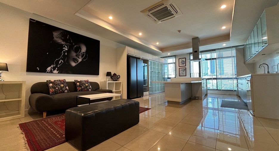 For rent 4 bedrooms condo in Watthana, Bangkok