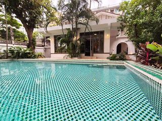 For rent 3 bedrooms condo in Pathum Wan, Bangkok