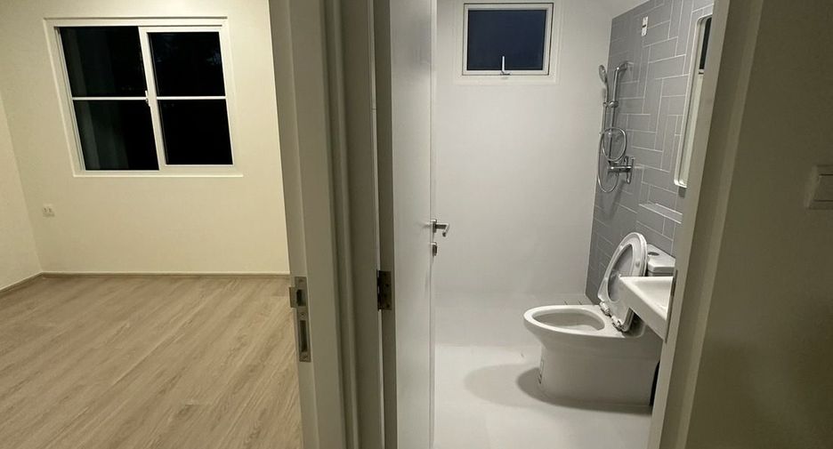 For rent 4 bedrooms house in Bang Phli, Samut Prakan
