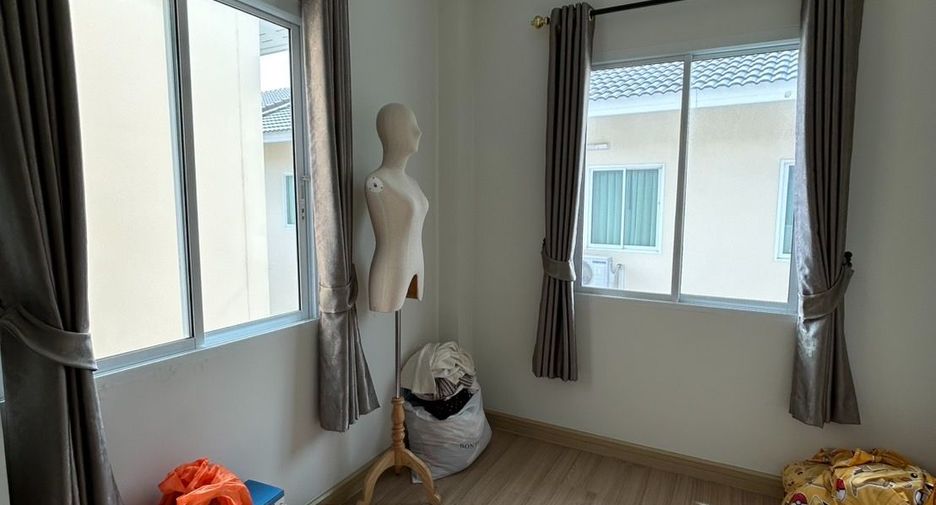For sale 4 bedrooms house in Mueang Chon Buri, Chonburi