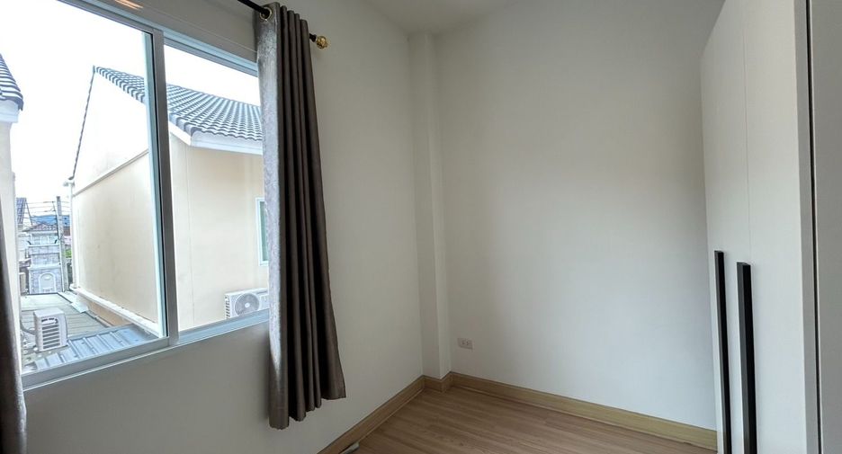 For sale 4 bedrooms house in Mueang Chon Buri, Chonburi