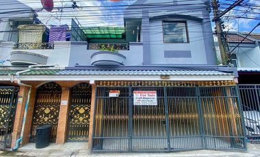For sale 3 bedrooms townhouse in Mueang Samut Prakan, Samut Prakan
