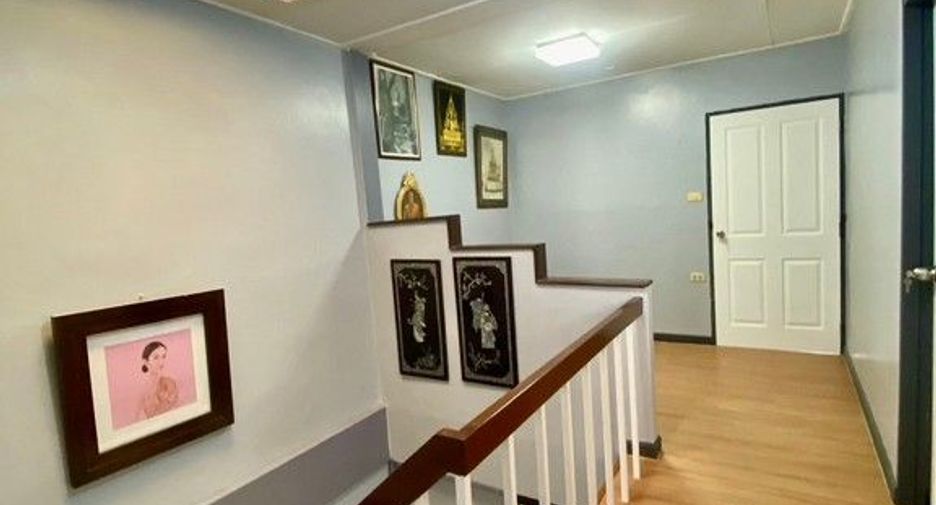 For sale 3 bedrooms townhouse in Mueang Samut Prakan, Samut Prakan