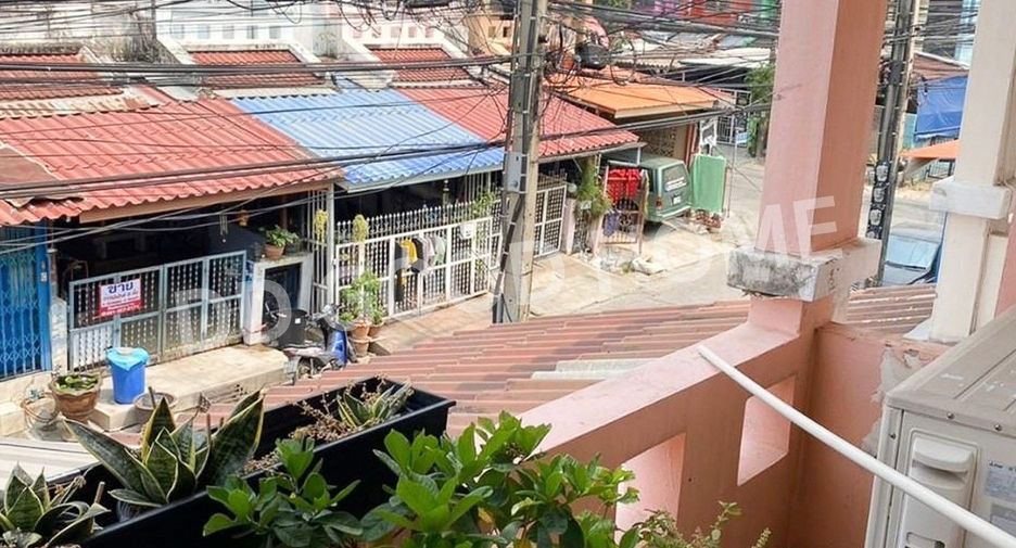 À vendre 3 chambres maison de ville à Bang Khun Thian, Bangkok
