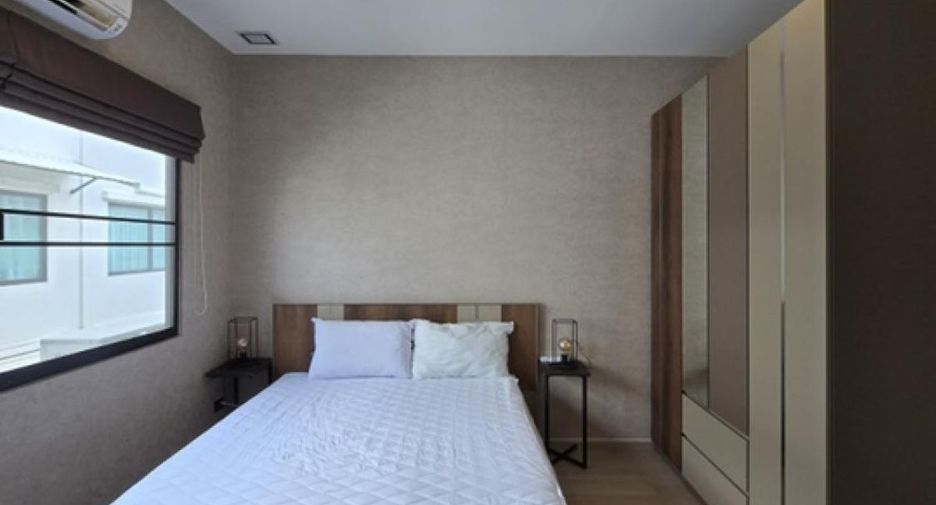 For rent 3 bedrooms townhouse in Bang Phli, Samut Prakan