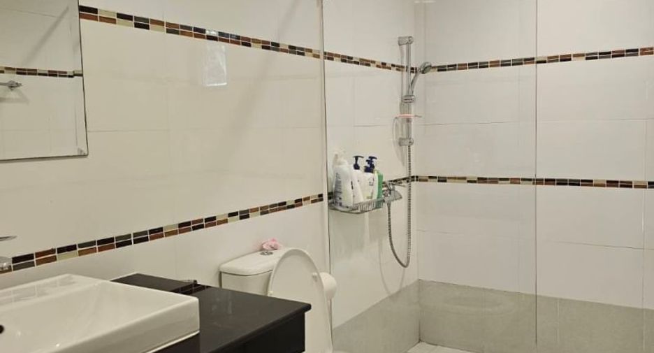For sale 4 bedrooms house in Bang Lamung, Chonburi