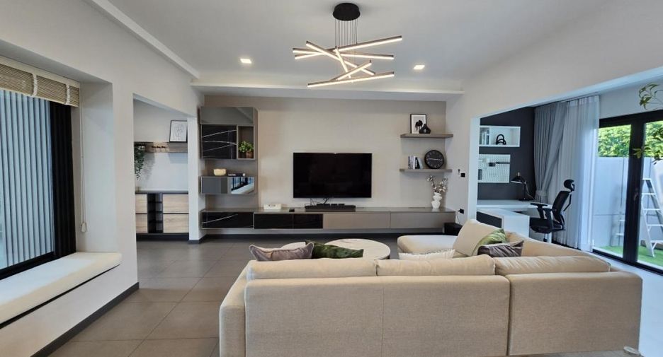 For rent 3 bedrooms house in Bang Phli, Samut Prakan