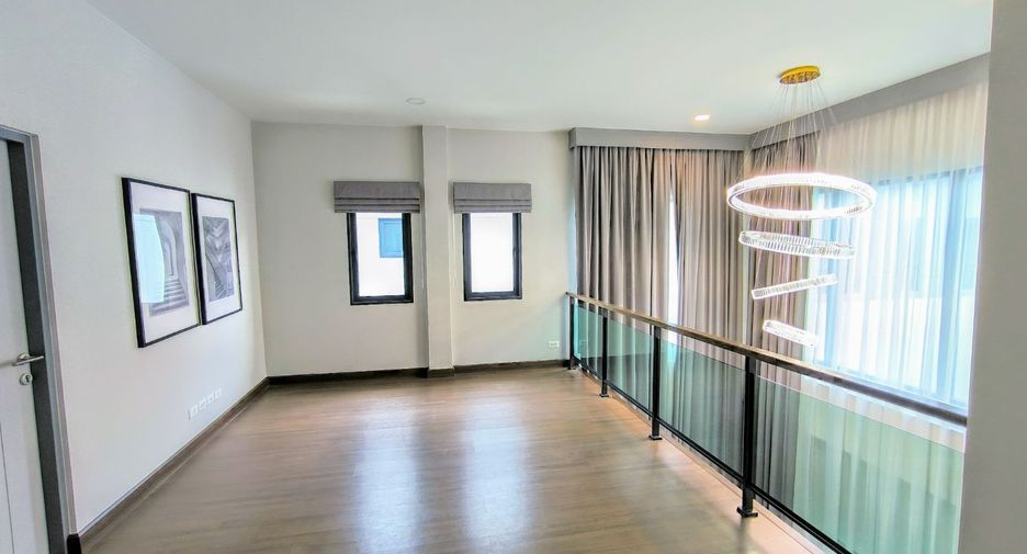 Casa en alquiler de 4 habitaciones en Bang Phli, Samut Prakan