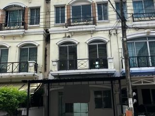 For rent 3 ベッドルーム townhouse in Suan Luang, Bangkok