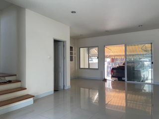 For rent 3 ベッドルーム townhouse in Suan Luang, Bangkok