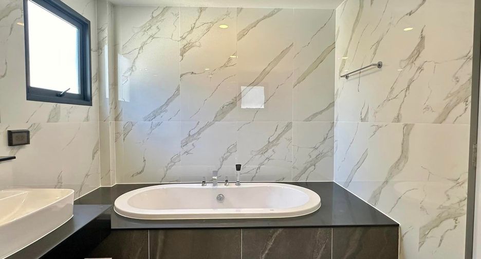 Аренда и продажа 4 спальни дом в Bang Phli, Самутпракан