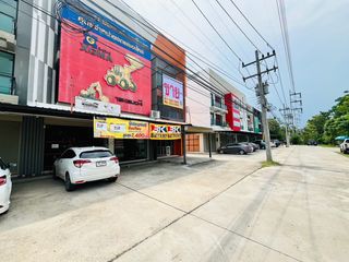 For sale 3 bed retail Space in San Sai, Chiang Mai