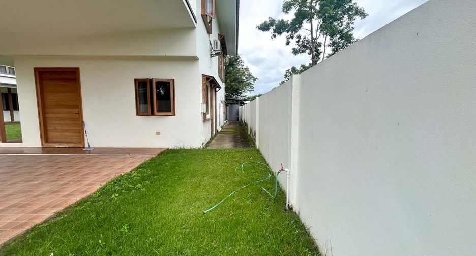Casa en venta de 3 habitaciones en San Pa Tong, Chiang Mai