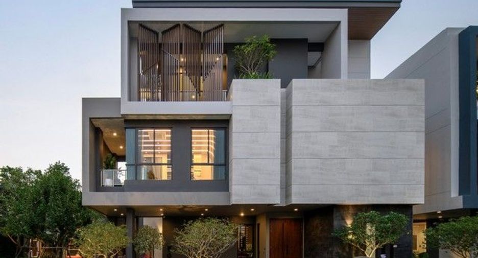 For sale 4 bedrooms house in Bang Na, Bangkok