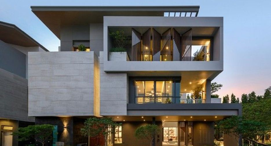 For sale 4 bedrooms house in Bang Na, Bangkok