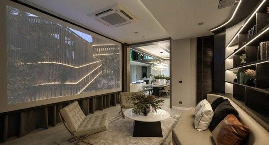 For sale 4 bedrooms house in Bang Na, Bangkok