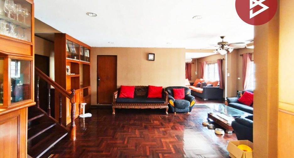À vendre 4 chambres maison à Bang Khae, Bangkok