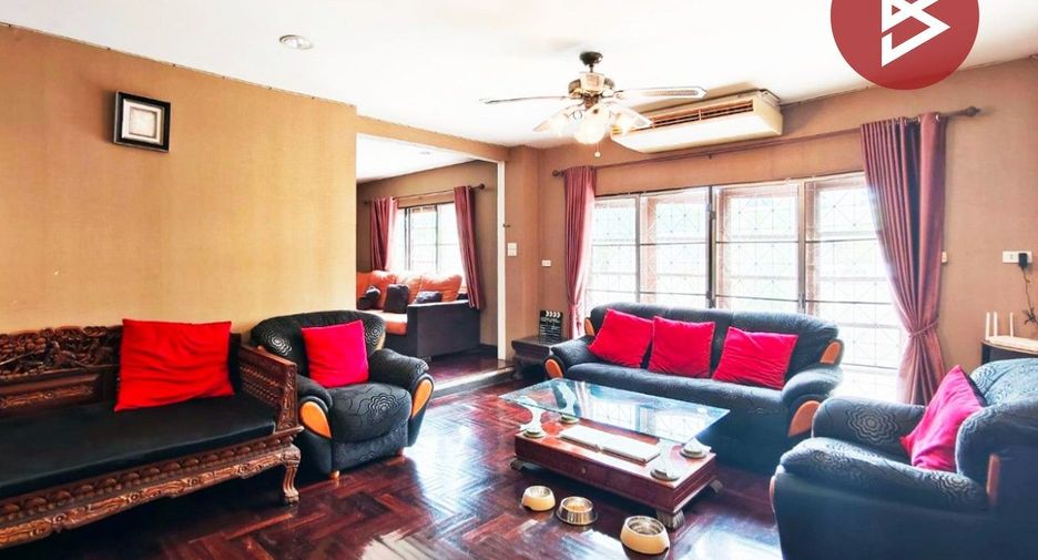 À vendre 4 chambres maison à Bang Khae, Bangkok