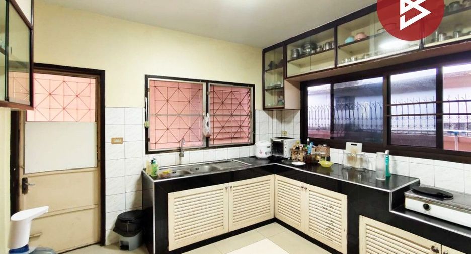 À vendre 4 chambres maison à Bang Khae, Bangkok
