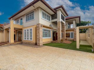 For sale 5 bed house in Mueang Ubon Ratchathani, Ubon Ratchathani