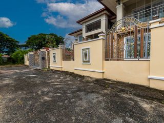 For sale 5 bed house in Mueang Ubon Ratchathani, Ubon Ratchathani