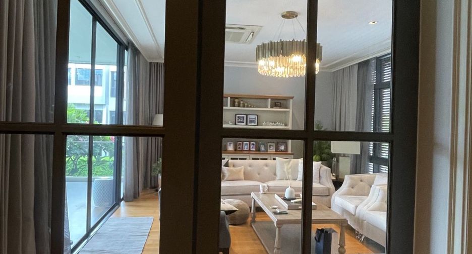 For sale 5 bed house in Huai Khwang, Bangkok
