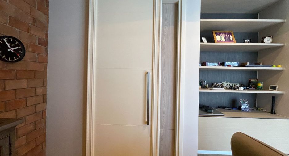 For sale 5 bed house in Huai Khwang, Bangkok