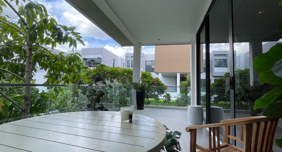For sale 5 bed house in Huai Khwang, Bangkok