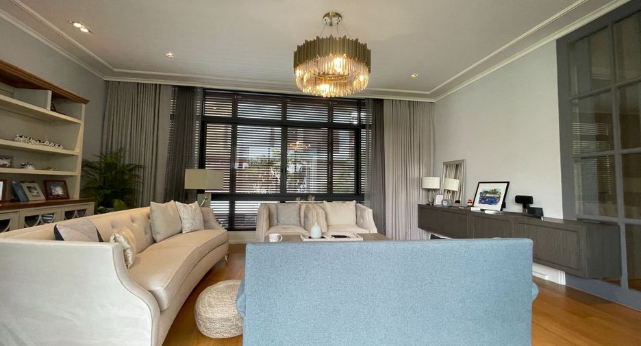For sale 5 bed house in Huai Khwang, Bangkok