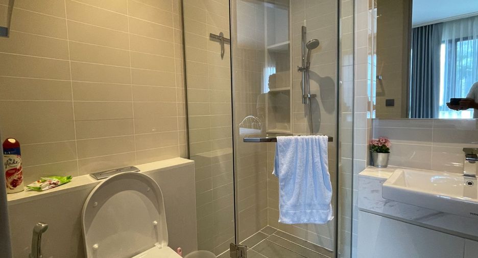 For sale 5 bed house in Huai Khwang, Bangkok