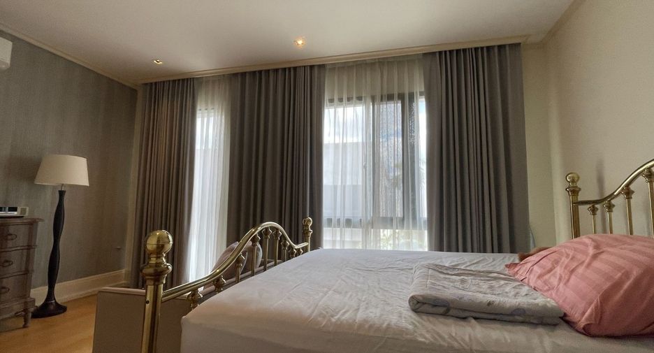 For sale 5 bed house in Huai Khwang, Bangkok