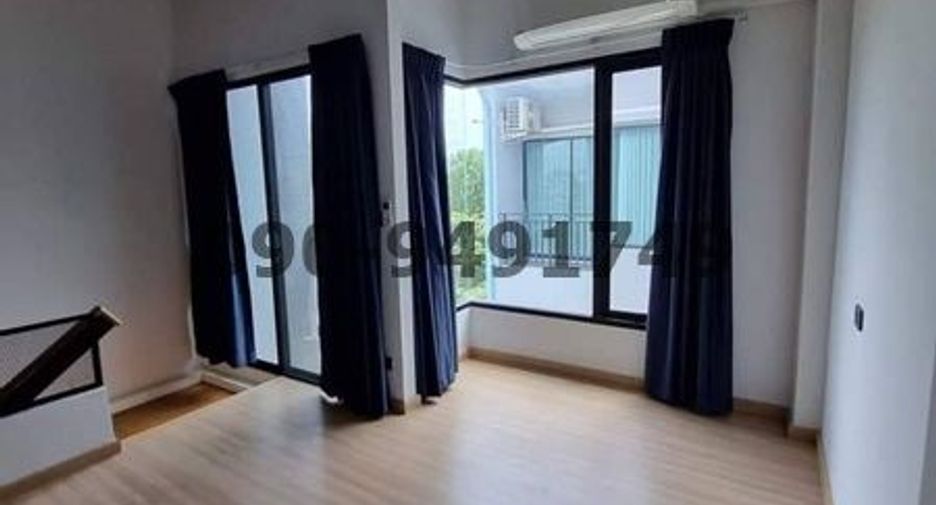 For rent 4 bedrooms townhouse in Pak Kret, Nonthaburi