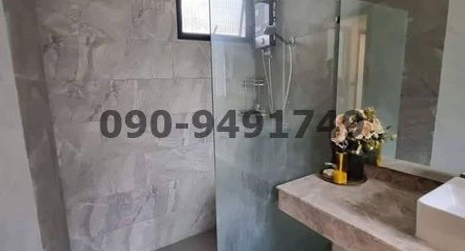For rent 4 bedrooms townhouse in Pak Kret, Nonthaburi