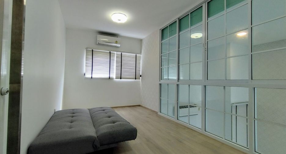 For rent 3 ベッドルーム townhouse in Prawet, Bangkok