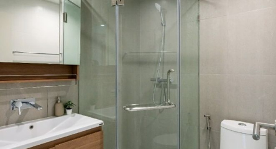 For sale 2 bedrooms condo in Khlong Toei, Bangkok
